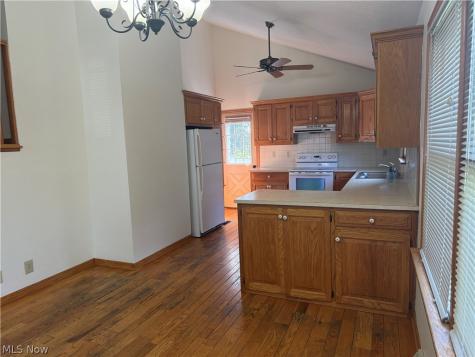 1532 Ellesmere Avenue NW North Canton OH 44720
