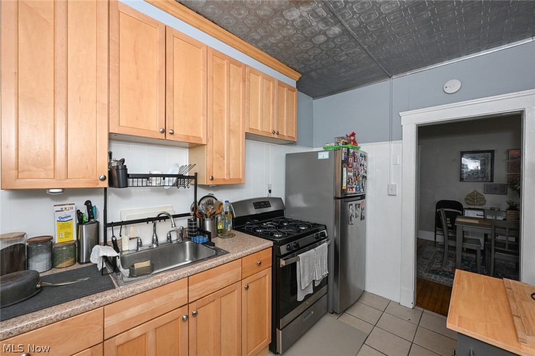 1323 Beach Avenue Lakewood OH 44107