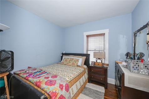 1323 Beach Avenue Lakewood OH 44107