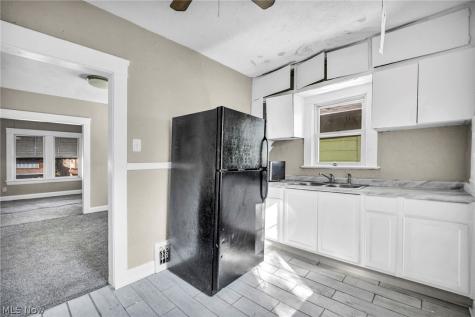 447 E 115 Cleveland OH 44108