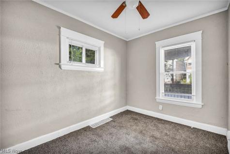 447 E 115 Cleveland OH 44108