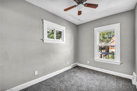 447 E 115 Cleveland OH 44108