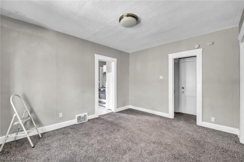 447 E 115 Cleveland OH 44108
