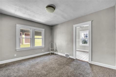 447 E 115 Cleveland OH 44108