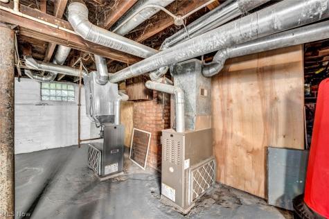 447 E 115 Cleveland OH 44108