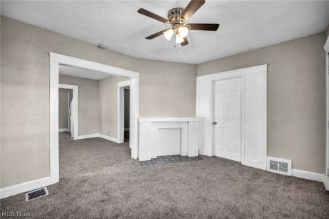 447 E 115 Cleveland OH 44108