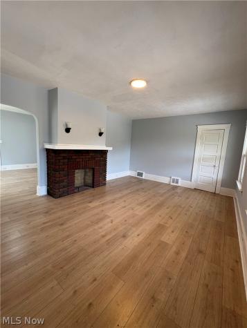 946 E 79th Street Cleveland OH 44103