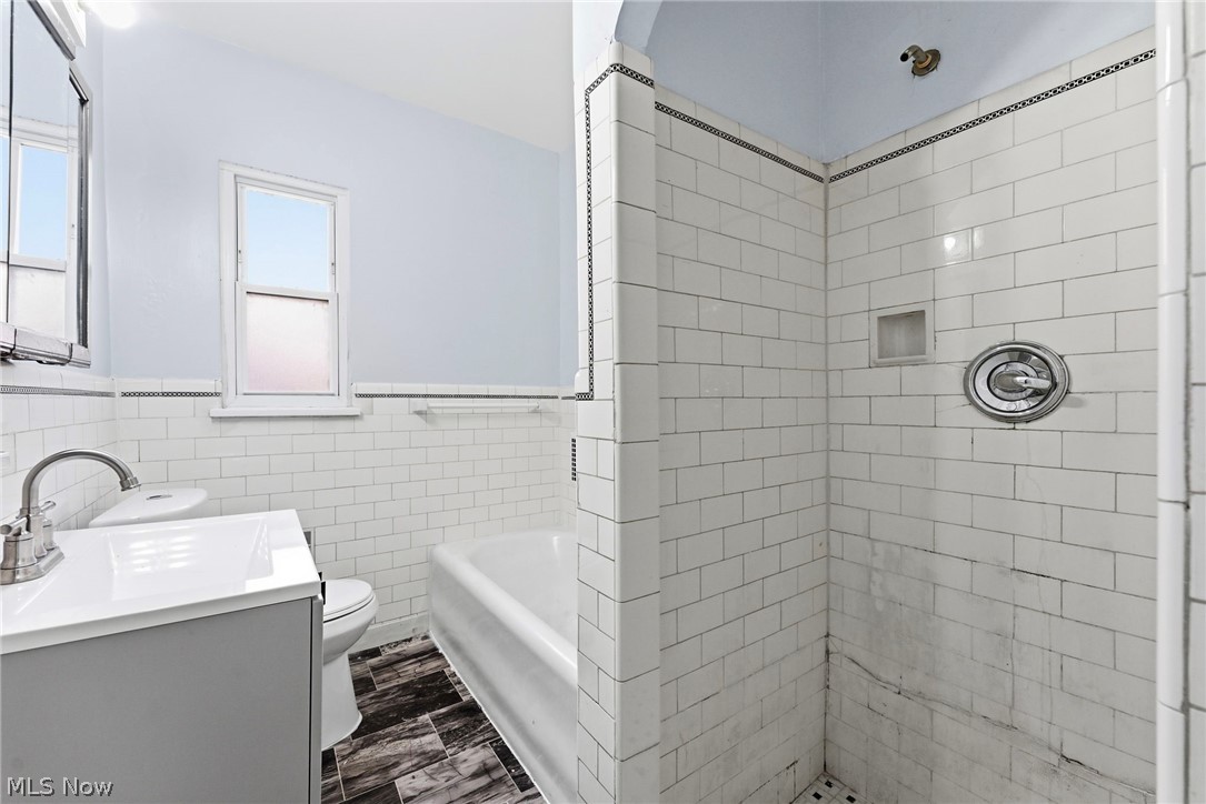 876 Eloise Drive Cleveland Heights OH 44112