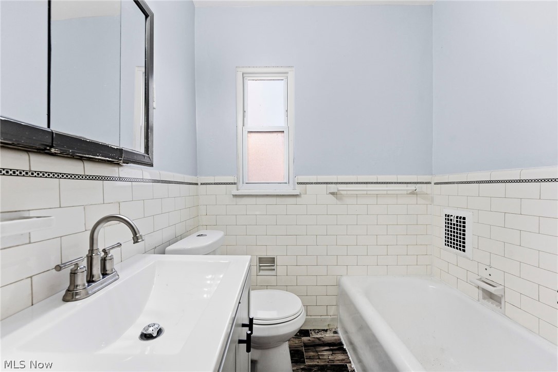 876 Eloise Drive Cleveland Heights OH 44112