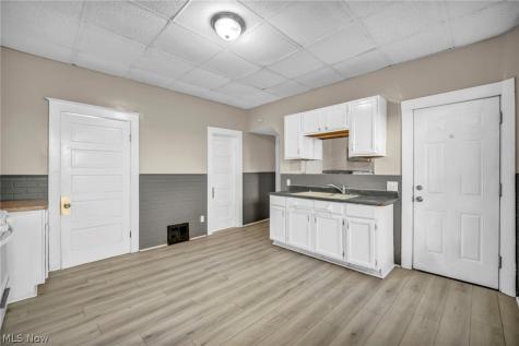 3658 E 55th Street Cleveland OH 44105