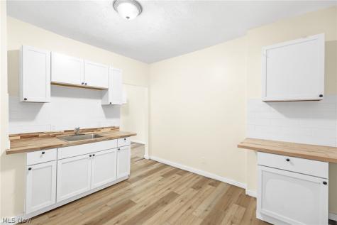 1366 W 87th Street Cleveland OH 44102