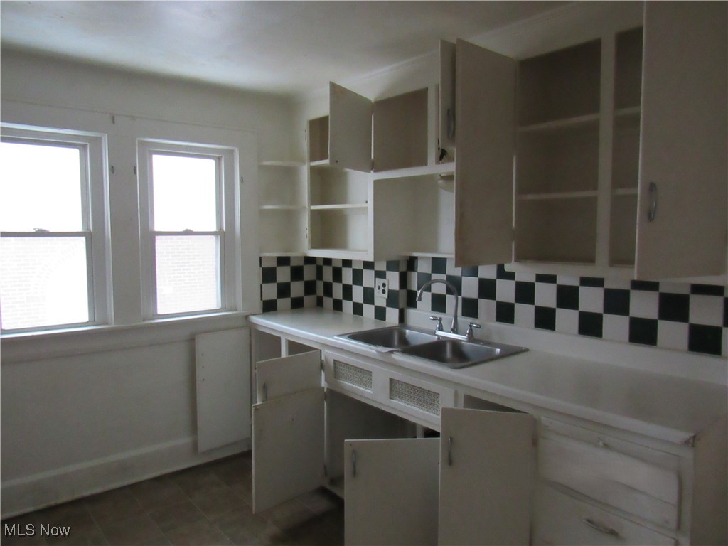 31 Mc Naughton Street Akron OH 44305
