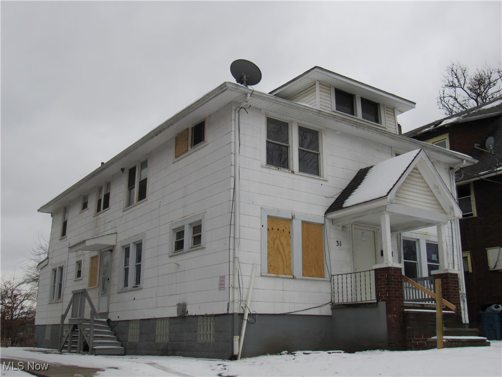 31 Mc Naughton Street Akron OH 44305