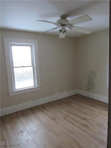 31 Mc Naughton Street Akron OH 44305