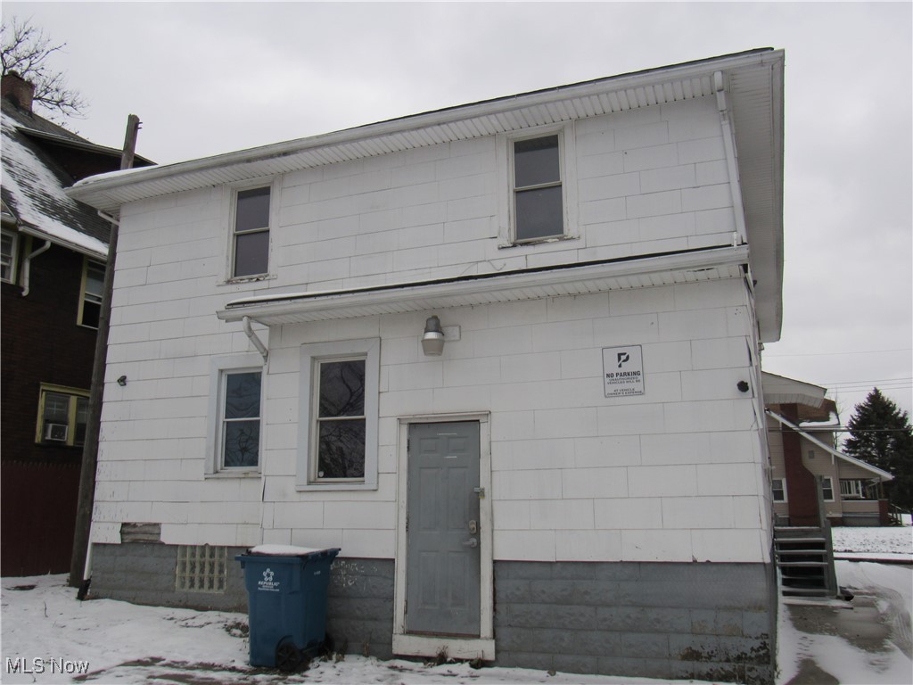 31 Mc Naughton Street Akron OH 44305