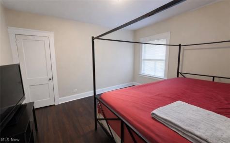 892 Paxton Road Cleveland OH 44108