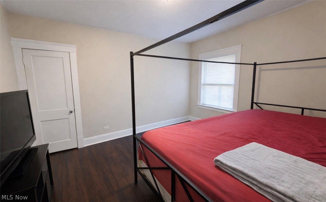 892 Paxton Road Cleveland OH 44108