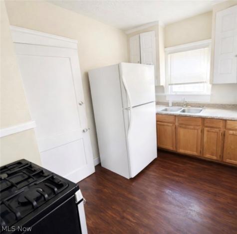 892 Paxton Road Cleveland OH 44108