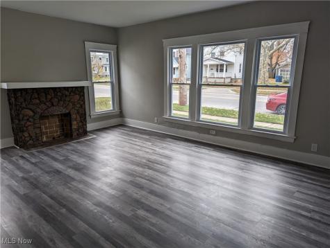 517 Oberlin Avenue Lorain OH 44052