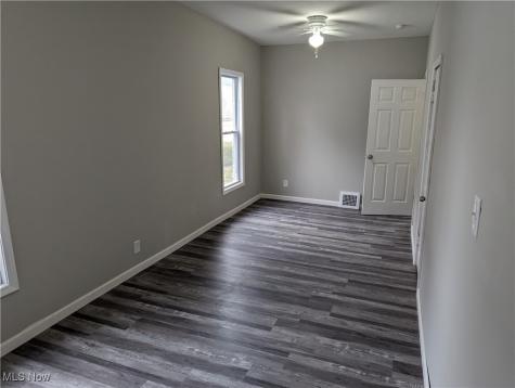 517 Oberlin Avenue Lorain OH 44052