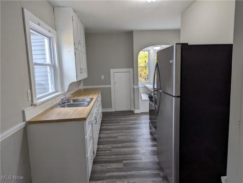 517 Oberlin Avenue Lorain OH 44052