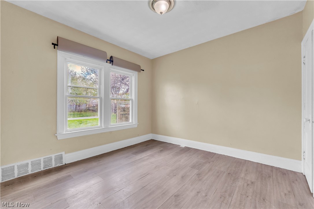 15816 Grovewood Avenue Cleveland OH 44110