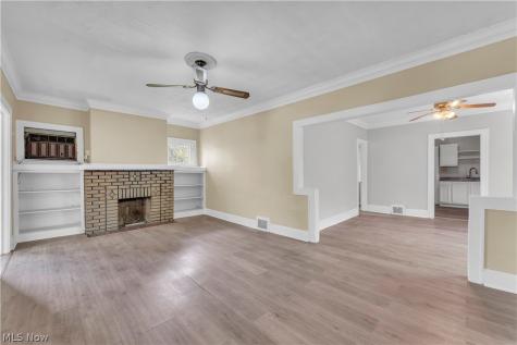 15816 Grovewood Avenue Cleveland OH 44110