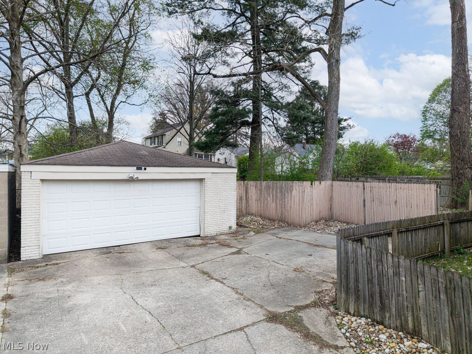 1655-1657 Tanglewood Drive Akron OH 44313