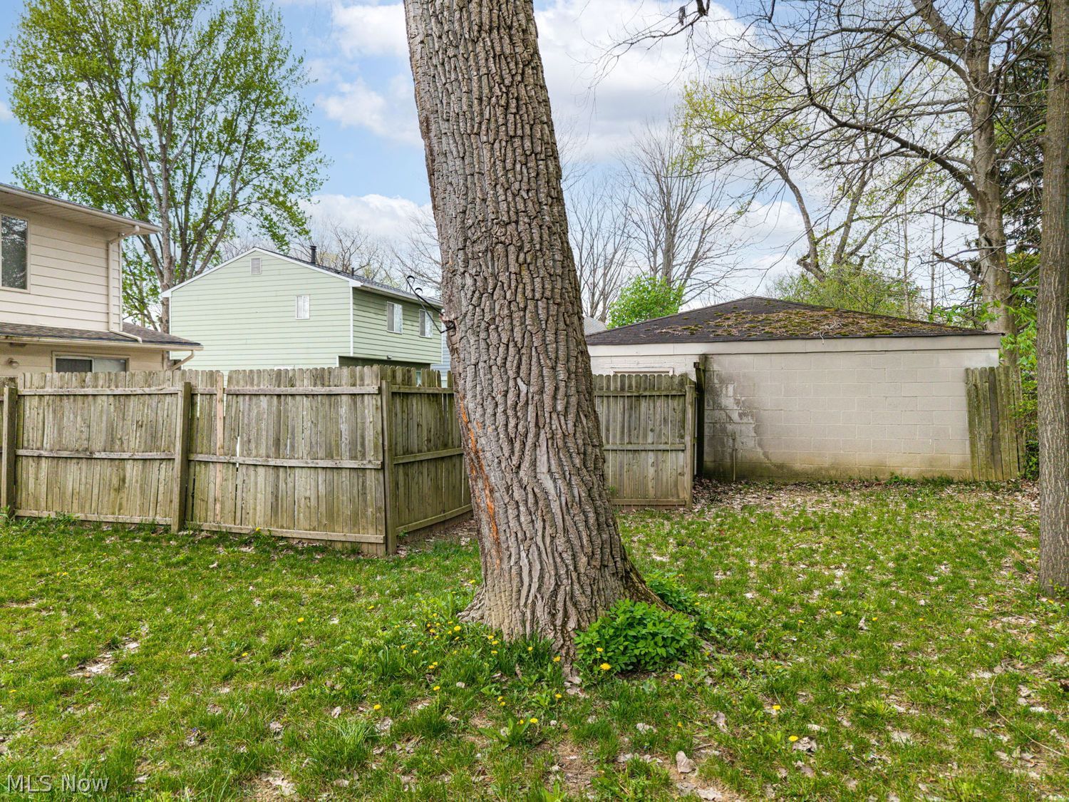 1655-1657 Tanglewood Drive Akron OH 44313