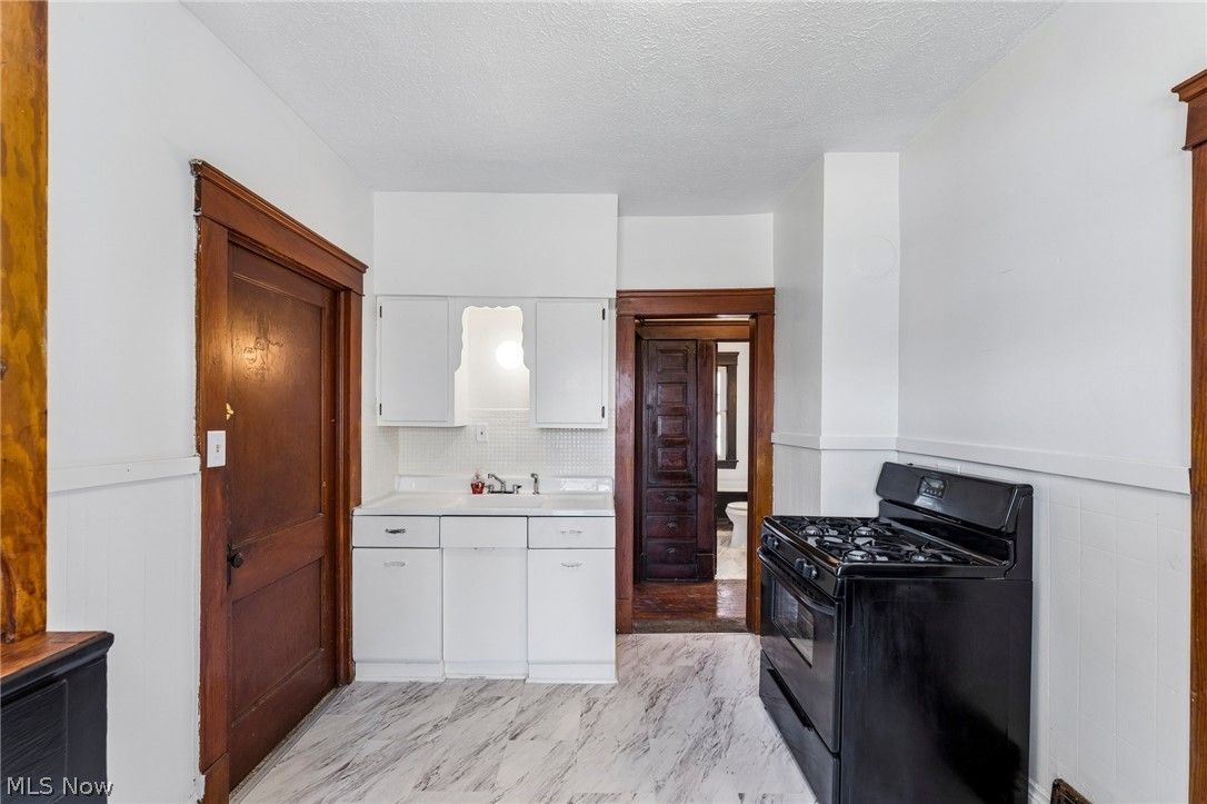 4408 Beta Avenue Newburgh Heights OH 44105