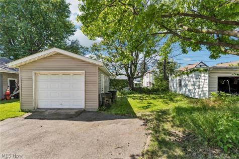 4408 Beta Avenue Newburgh Heights OH 44105