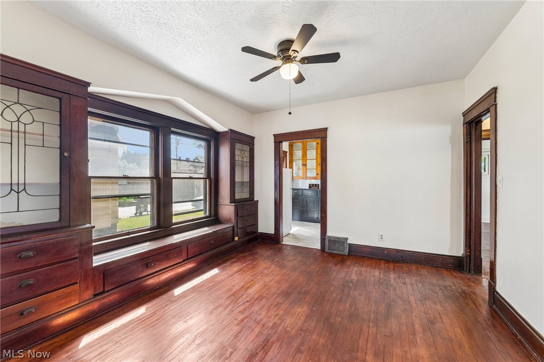 4408 Beta Avenue Newburgh Heights OH 44105