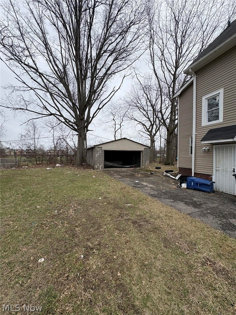 957 Parkway Road Cleveland OH 44108