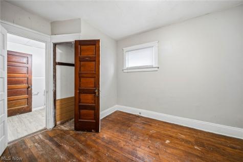 13504 Ashburton Avenue Cleveland OH 44110