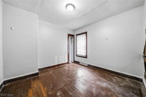 13504 Ashburton Avenue Cleveland OH 44110