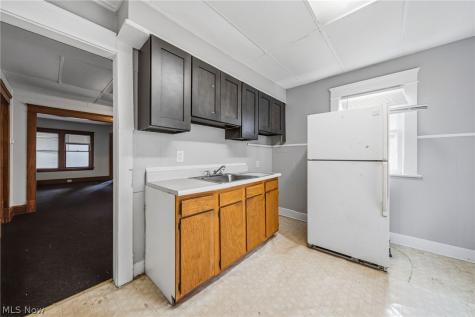 13504 Ashburton Avenue Cleveland OH 44110