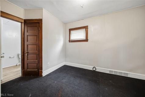 13504 Ashburton Avenue Cleveland OH 44110