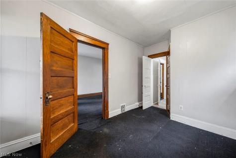 13504 Ashburton Avenue Cleveland OH 44110