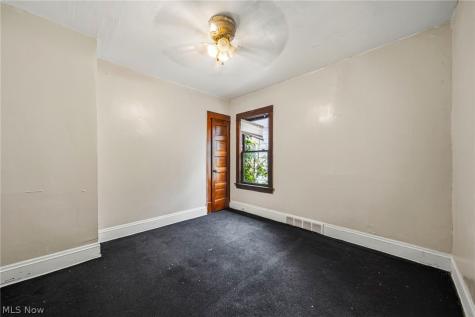 13504 Ashburton Avenue Cleveland OH 44110