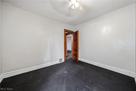 13504 Ashburton Avenue Cleveland OH 44110