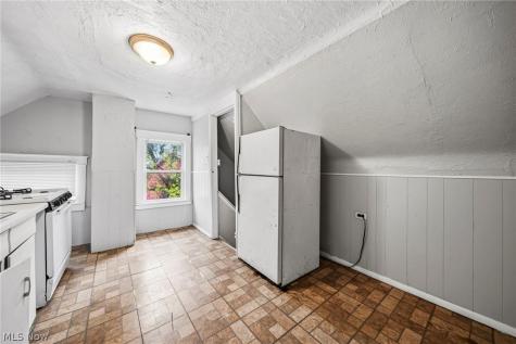 13504 Ashburton Avenue Cleveland OH 44110