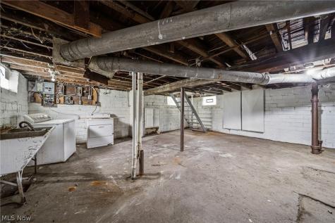 13504 Ashburton Avenue Cleveland OH 44110