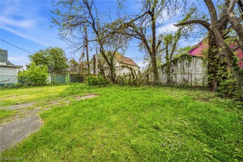 13504 Ashburton Avenue Cleveland OH 44110