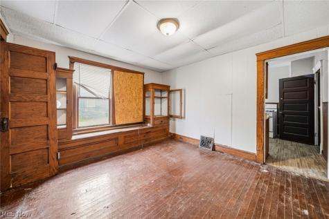 13504 Ashburton Avenue Cleveland OH 44110
