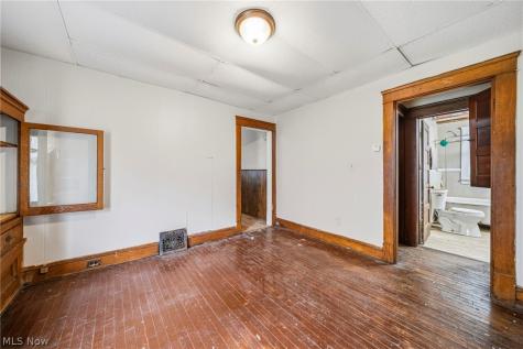 13504 Ashburton Avenue Cleveland OH 44110