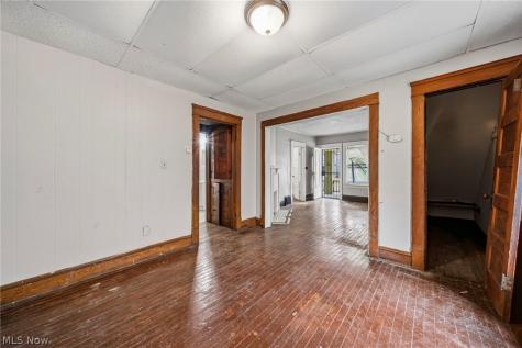 13504 Ashburton Avenue Cleveland OH 44110