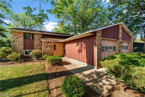1423 Shaffer Lorain OH 44053