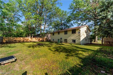 1423 Shaffer Lorain OH 44053