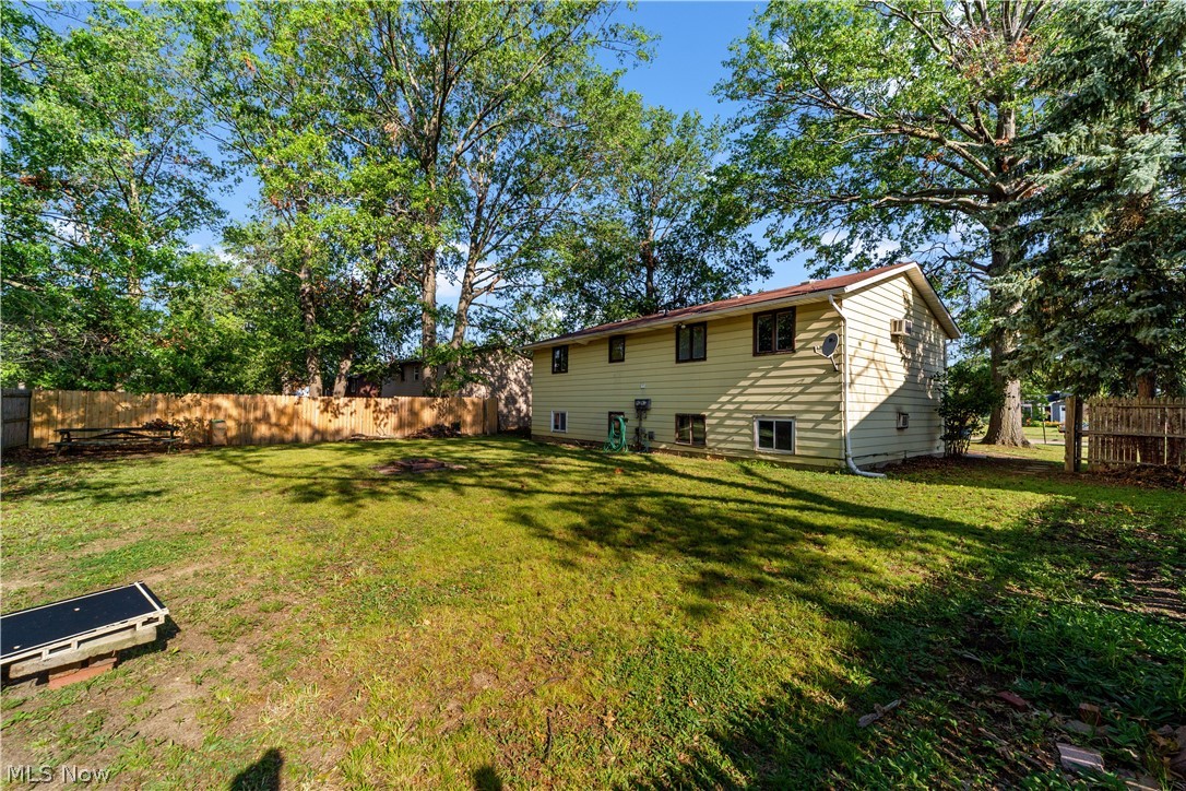 1423 Shaffer Lorain OH 44053