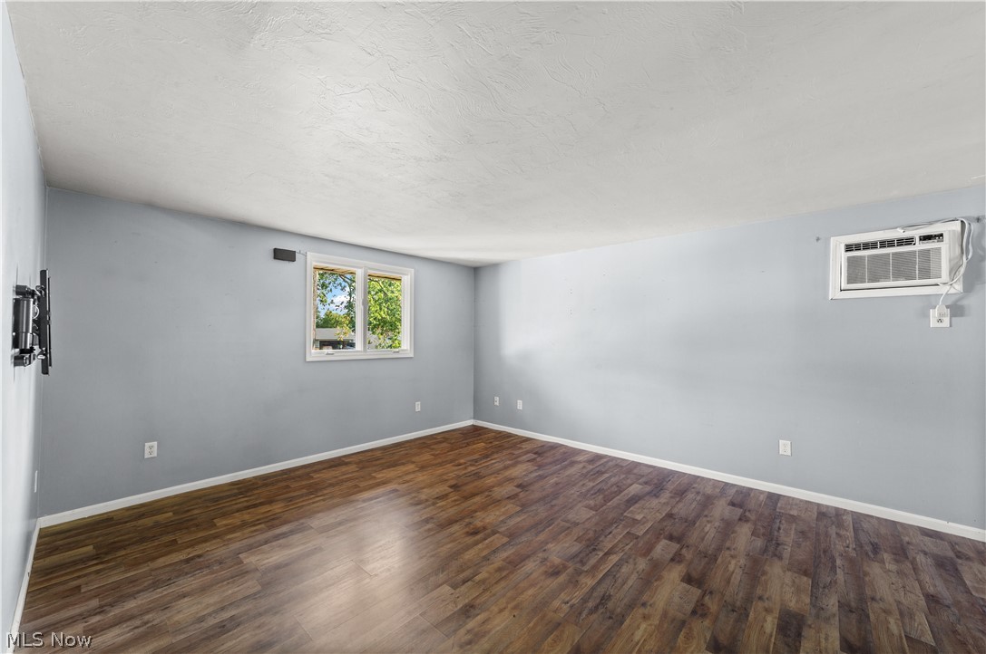 1423 Shaffer Lorain OH 44053